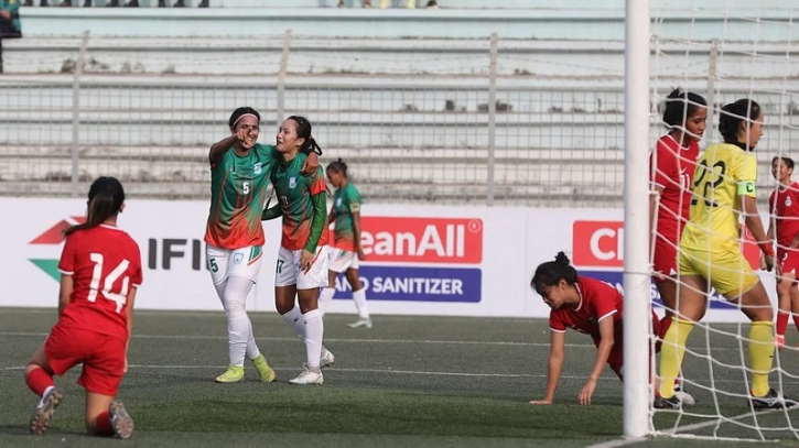 ফিফা প্রীতি ম্যাচে সিঙ্গাপুরকে আট গোলে উড়িয়ে দিল বাংলাদেশ ফিফা প্রীতি ম্যাচে সিঙ্গাপুরকে আট গোলে উড়িয়ে দিল বাংলাদেশ