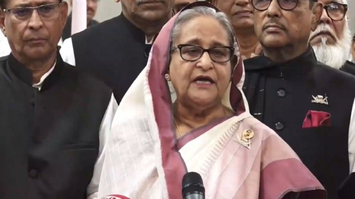 মনোনয়নপত্র সংগ্রহ করলেন শেখ হাসিনা মনোনয়নপত্র সংগ্রহ করলেন শেখ হাসিনা