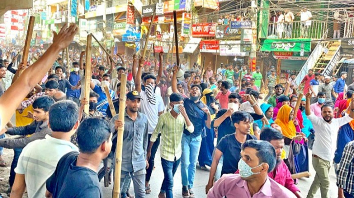 Apparel workers continue street protests for pay hike Apparel workers continue street protests for pay hike