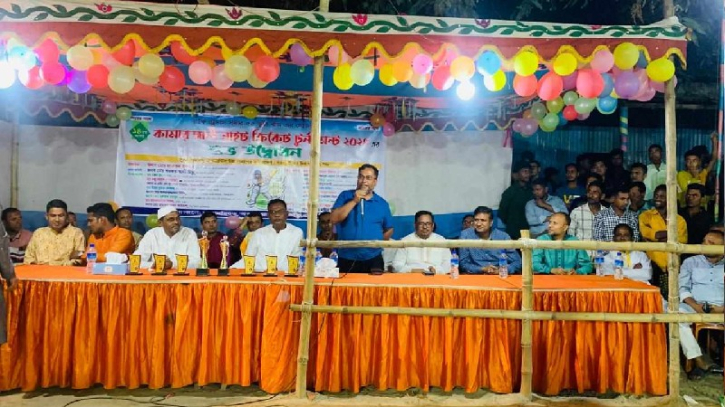 কামারজানীতে নাইট ক্রিকেট টুর্নামেন্টের উদ্বোধন কামারজানীতে নাইট ক্রিকেট টুর্নামেন্টের উদ্বোধন