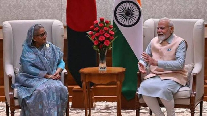 মোদীকে বাংলাদেশ সফরের আমন্ত্রণ জানালেন শেখ হাসিনা মোদীকে বাংলাদেশ সফরের আমন্ত্রণ জানালেন শেখ হাসিনা