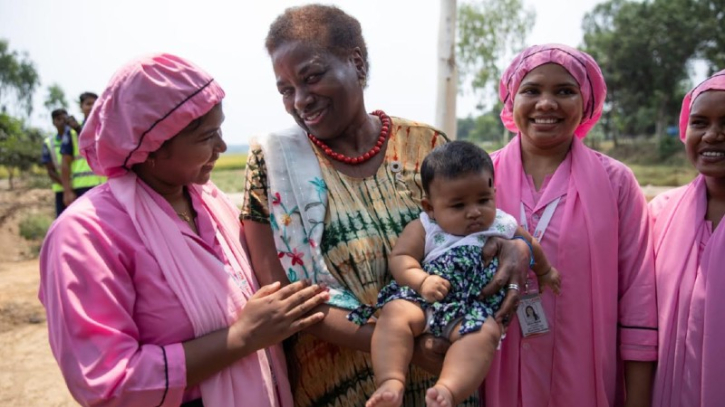 Midwives are engaged in service work Midwives are engaged in service work