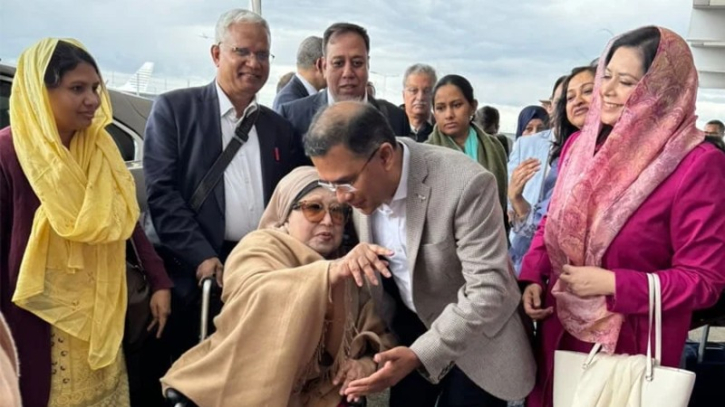 Khaleda Zia leaves London for home Khaleda Zia leaves London for home