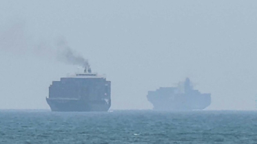 US strikes Iran as Gulf states targeted in flareup over Hormuz US strikes Iran as Gulf states targeted in flareup over Hormuz