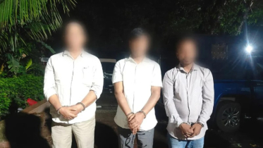 বোরকা পরে প্রাথমিক শিক্ষা অধিদপ্তরের স্টোরে আগুন
