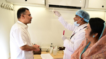 PM inspects mobile lab for food safety testing PM inspects mobile lab for food safety testing